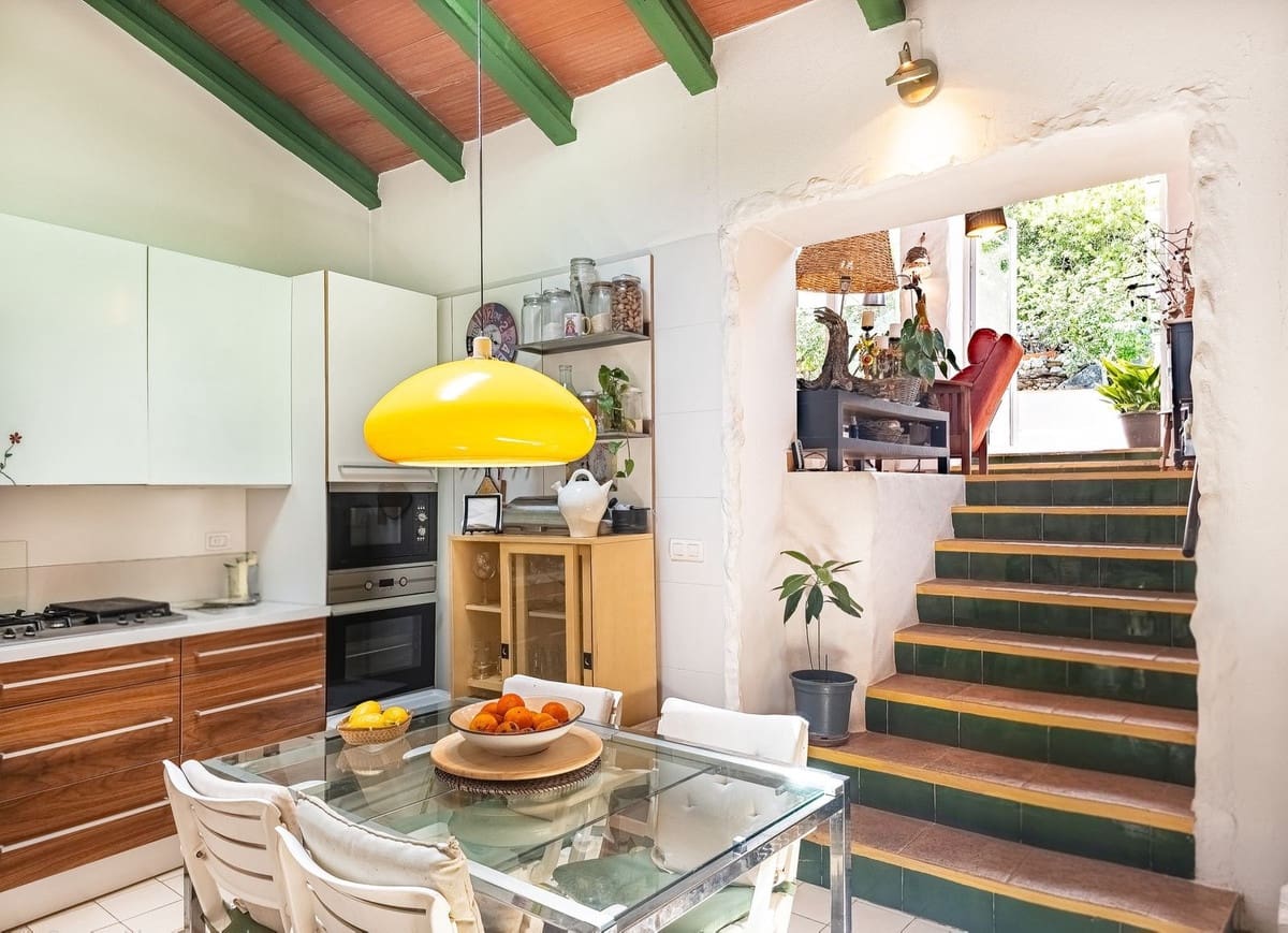 3 bedroom Townhouse for sale in Alfarnate with pool - € 259,000 (Ref: 9866197)