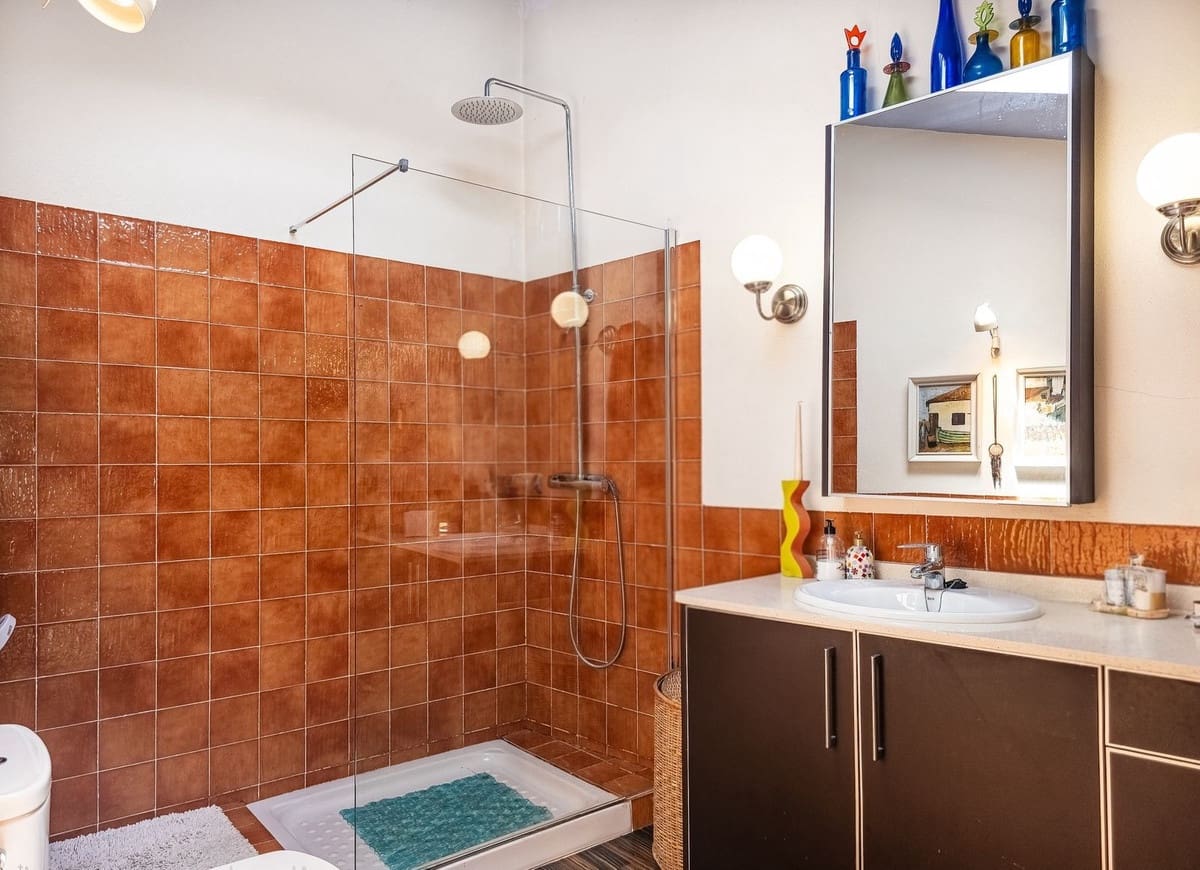 3 bedroom Townhouse for sale in Alfarnate with pool - € 259,000 (Ref: 9866197)