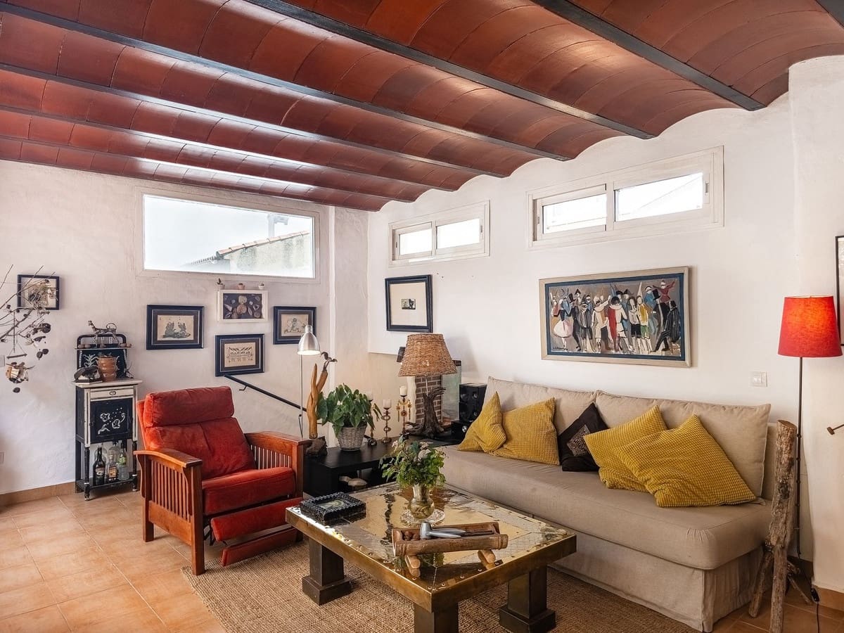 3 bedroom Townhouse for sale in Alfarnate with pool - € 259,000 (Ref: 9866197)
