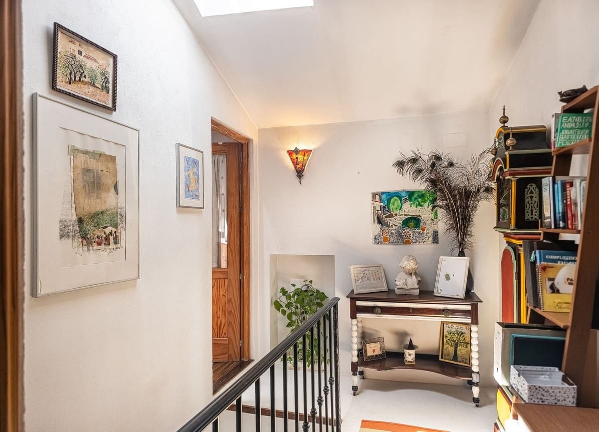 3 bedroom Townhouse for sale in Alfarnate with pool - € 259,000 (Ref: 9866197)