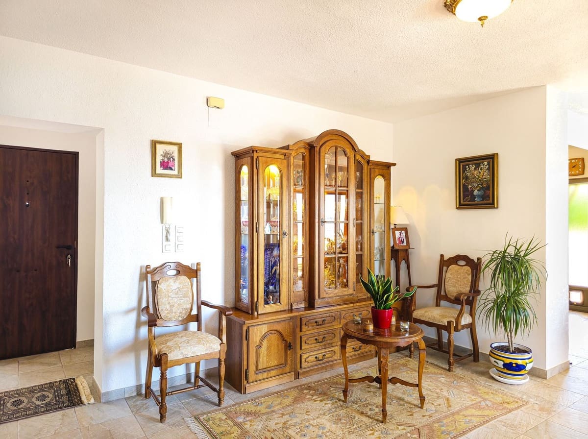 4 soverom Villa til salgs i Almunecar med svømmebasseng garasje - € 575 000 (Ref: 9877234)