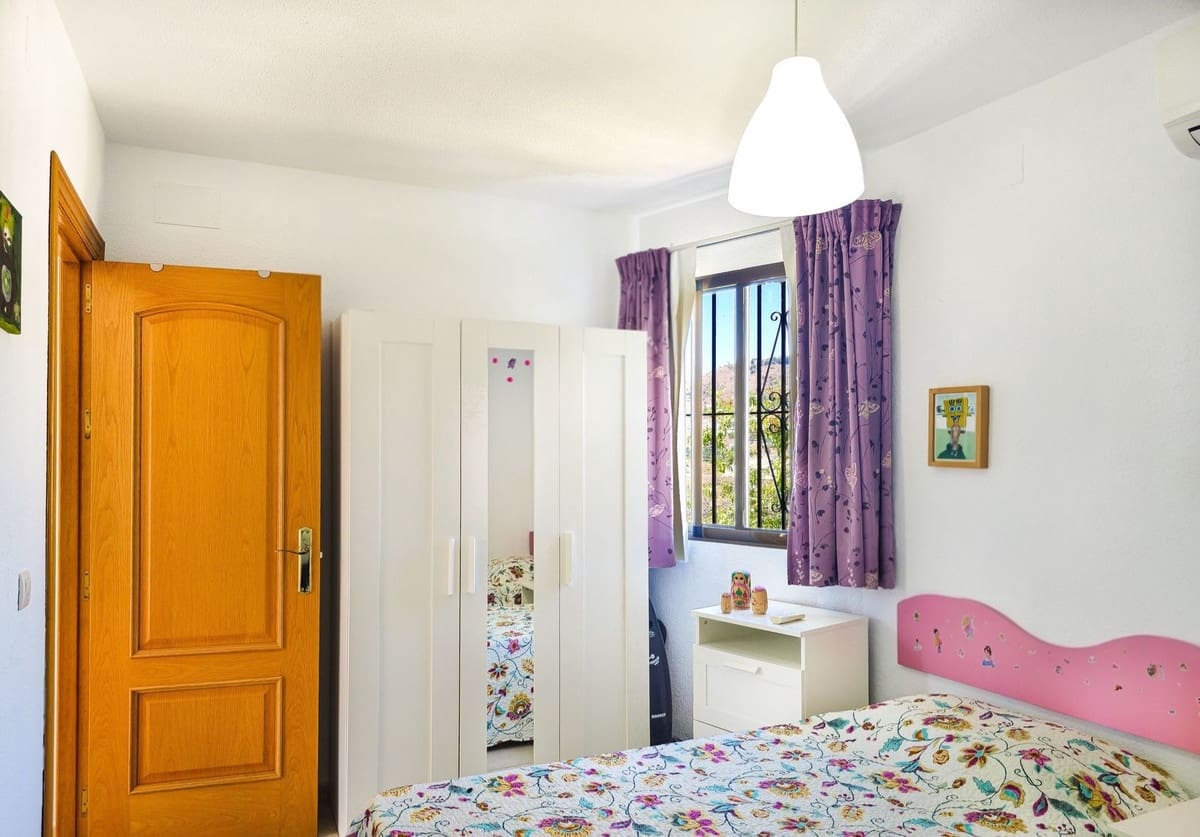 4 soverom Villa til salgs i Almunecar med svømmebasseng garasje - € 575 000 (Ref: 9877234)