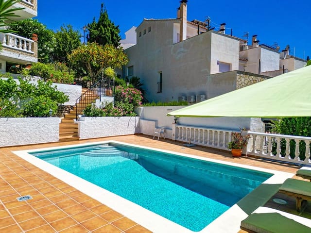 4 soverom Villa til salgs i Almuñécar med svømmebasseng garasje - € 575 000 (Ref: 9877234)