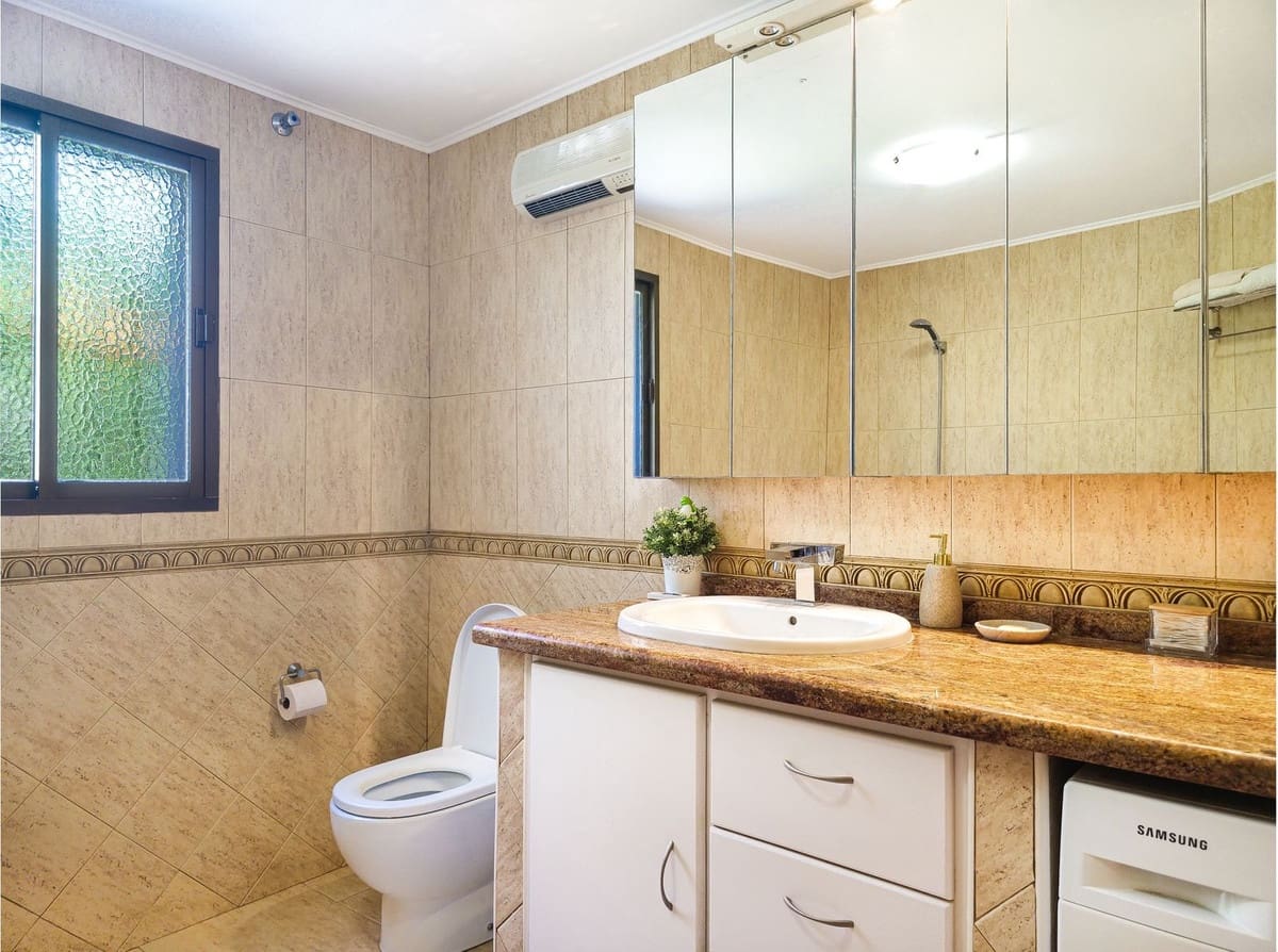 4 soverom Villa til salgs i Almunecar med svømmebasseng garasje - € 575 000 (Ref: 9877234)