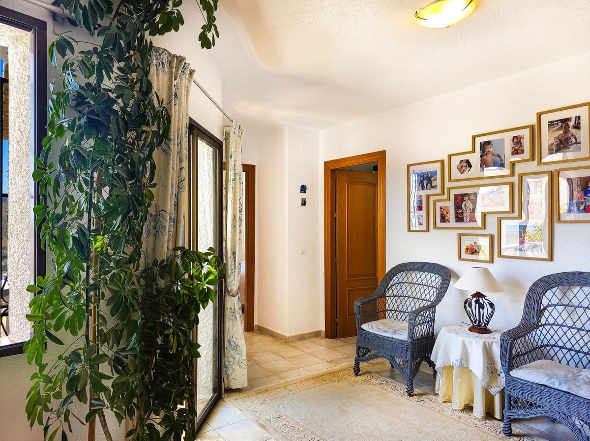 4 soverom Villa til salgs i Almunecar med svømmebasseng garasje - € 575 000 (Ref: 9877234)