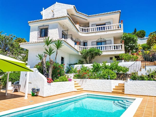 4 soverom Villa til salgs i Almuñécar med svømmebasseng garasje - € 575 000 (Ref: 9877234)