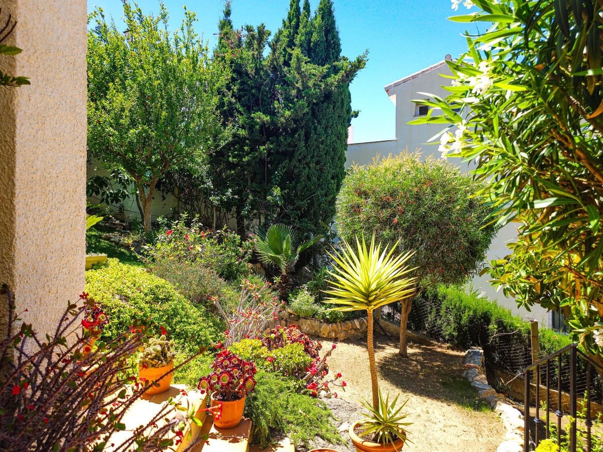 4 soverom Villa til salgs i Almunecar med svømmebasseng garasje - € 575 000 (Ref: 9877234)