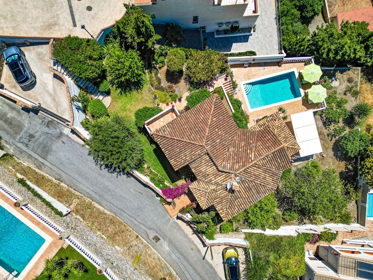 4 soverom Villa til salgs i Almunecar med svømmebasseng garasje - € 575 000 (Ref: 9877234)