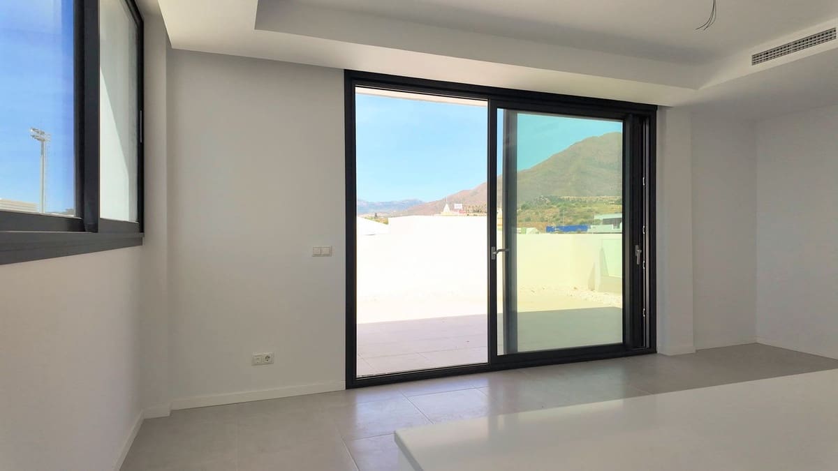 2 bedroom Apartment for sale in Estepona with pool garage - € 510,000 (Ref: 9879878)
