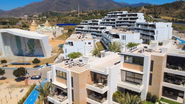 2 bedroom Apartment for sale in Estepona with pool garage - € 510,000 (Ref: 9879878)