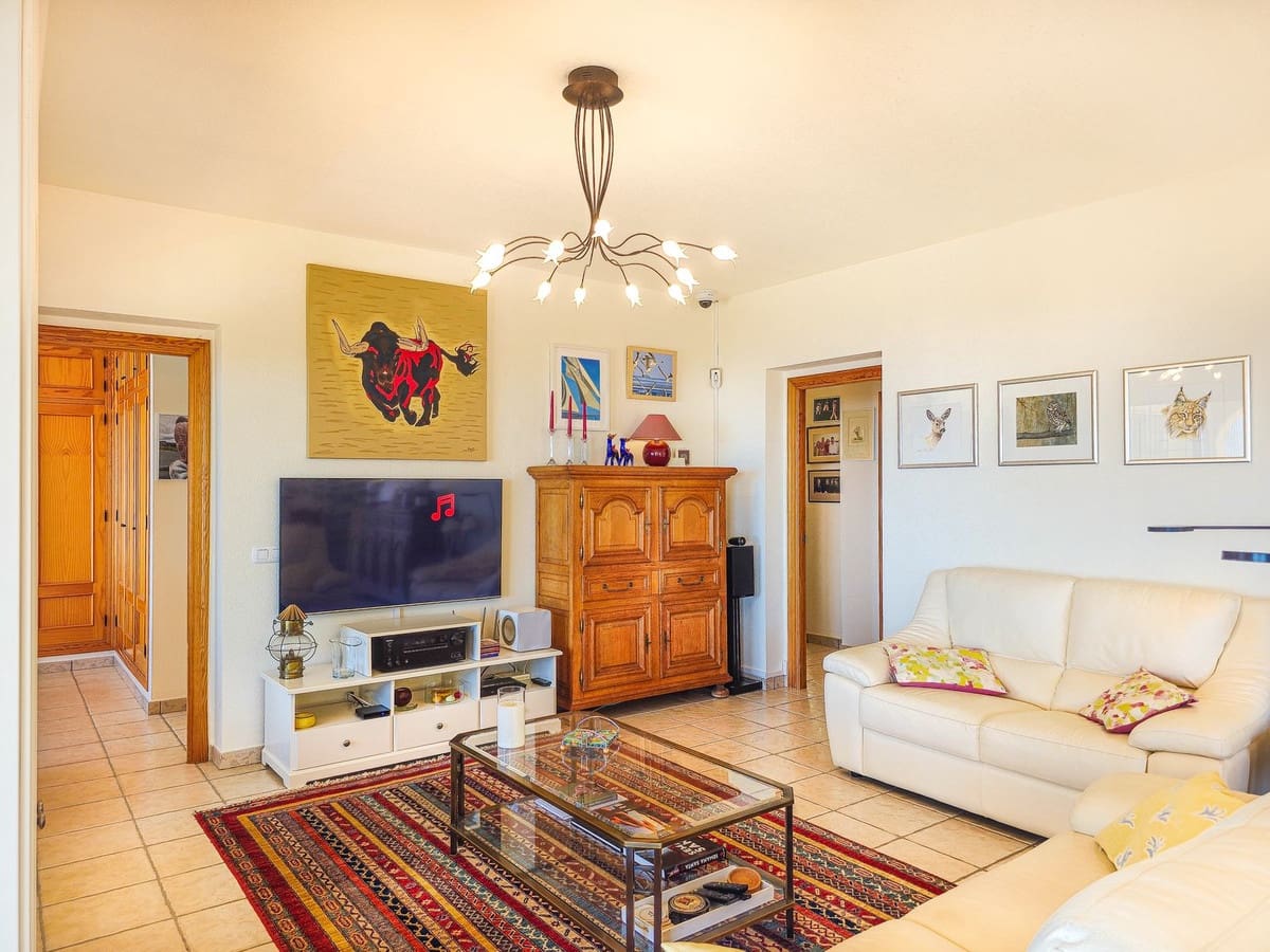 4 soveværelse Villa til salg i Arenas med swimmingpool garage - € 980.000 (Ref: 9888238)