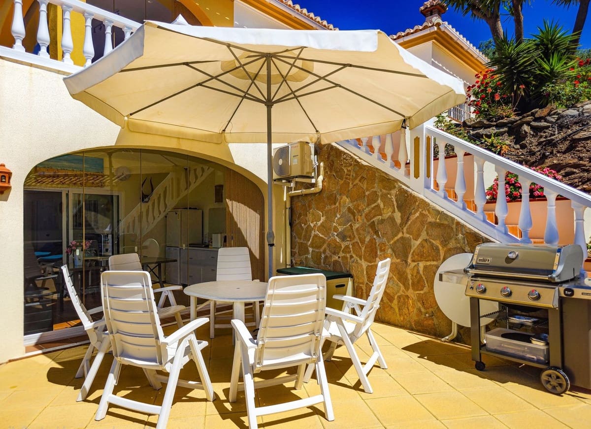 4 soveværelse Villa til salg i Arenas med swimmingpool garage - € 980.000 (Ref: 9888238)