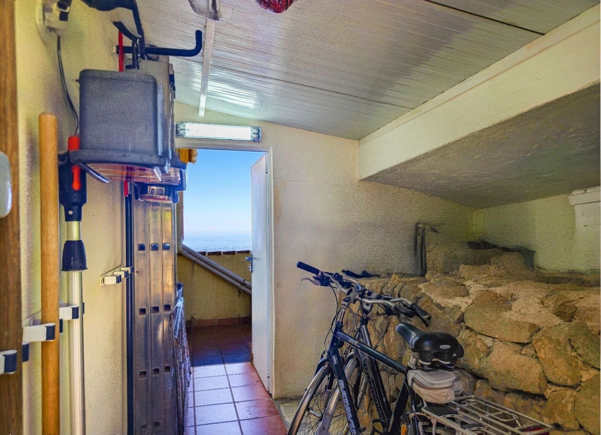 4 soveværelse Villa til salg i Arenas med swimmingpool garage - € 980.000 (Ref: 9888238)