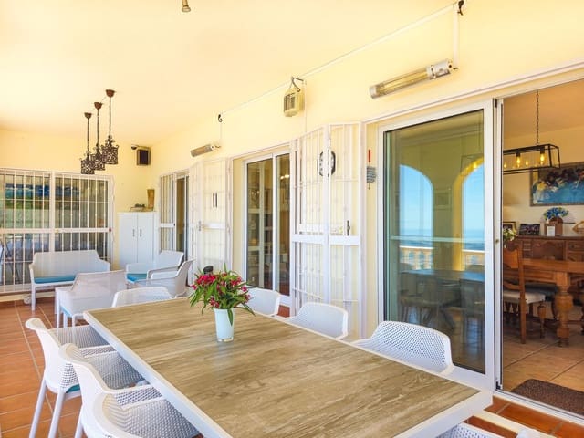 4 slaapkamer Villa te koop in Arenas met zwembad garage - € 980.000 (Ref: 9888238)