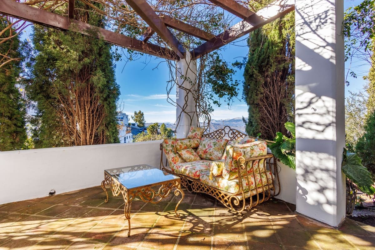3 bedroom Townhouse for sale in Comares with garage - € 499,000 (Ref: 9891478)