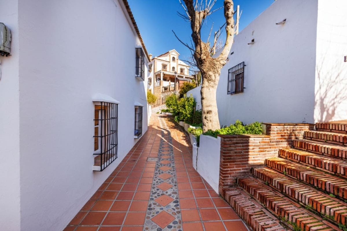 3 soverom Hus til salgs i Comares med garasje - € 299 000 (Ref: 9891479)