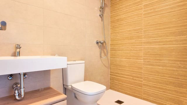 2 sypialnia Penthouse na sprzedaż w Estepona z basenem garażem - 510 000 € (Ref: 9898402)