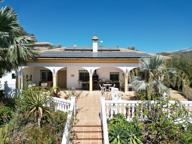 4 chambre Finca/Maison de Campagne à vendre à Vélez-Málaga avec piscine garage - 890 000 € (Ref: 9899838)