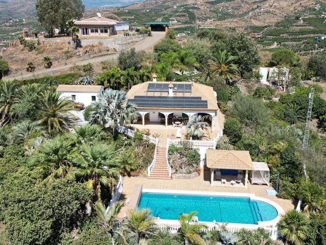 4 chambre Finca/Maison de Campagne à vendre à Vélez-Málaga avec piscine garage - 890 000 € (Ref: 9899838)