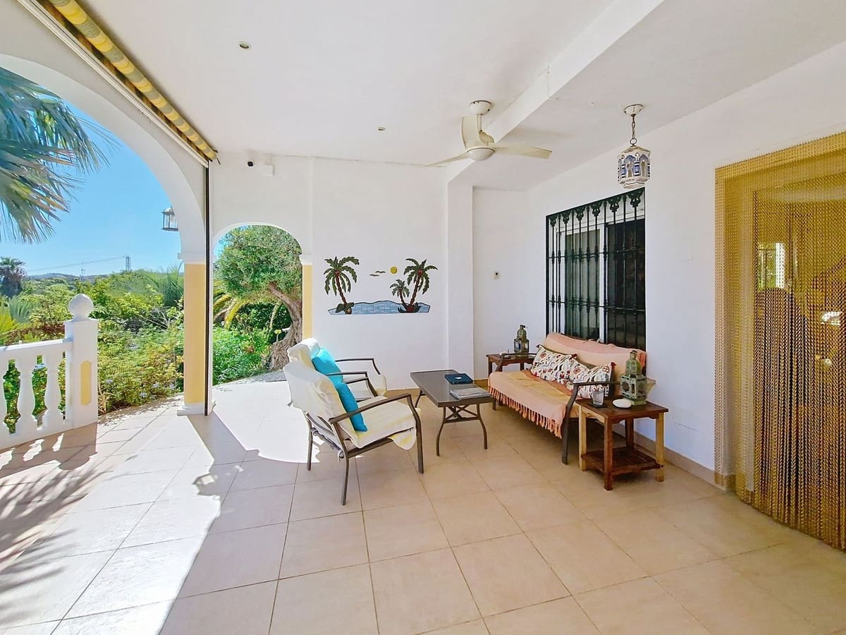 4 bedroom Finca/Country House for sale in Velez-Malaga with pool garage - € 795,000 (Ref: 9899838)