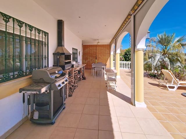 4 bedroom Finca/Country House for sale in Vélez-Málaga with pool garage - € 795,000 (Ref: 9899838)