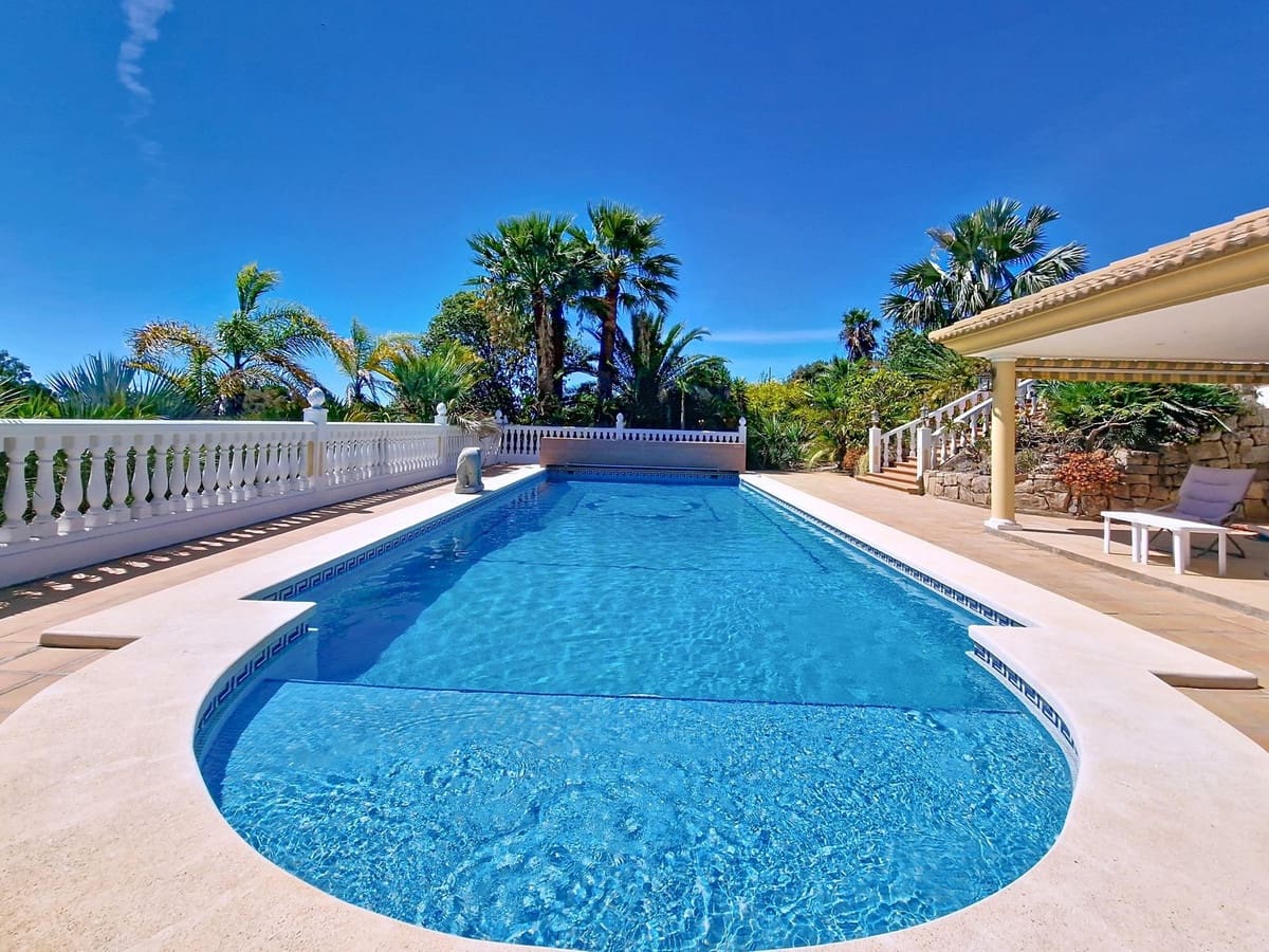 4 bedroom Finca/Country House for sale in Velez-Malaga with pool garage - € 795,000 (Ref: 9899838)
