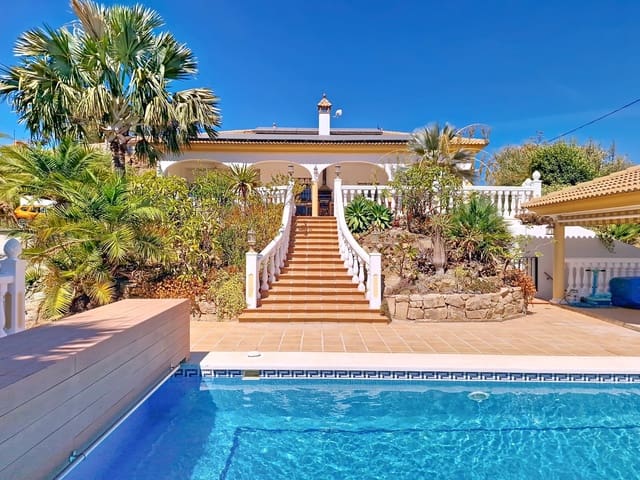 4 bedroom Finca/Country House for sale in Vélez-Málaga with pool garage - € 795,000 (Ref: 9899838)