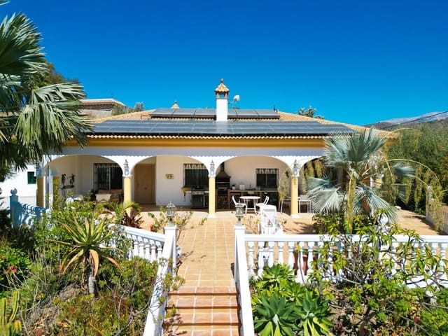 4 bedroom Finca/Country House for sale in Vélez-Málaga with pool garage - € 795,000 (Ref: 9899838)