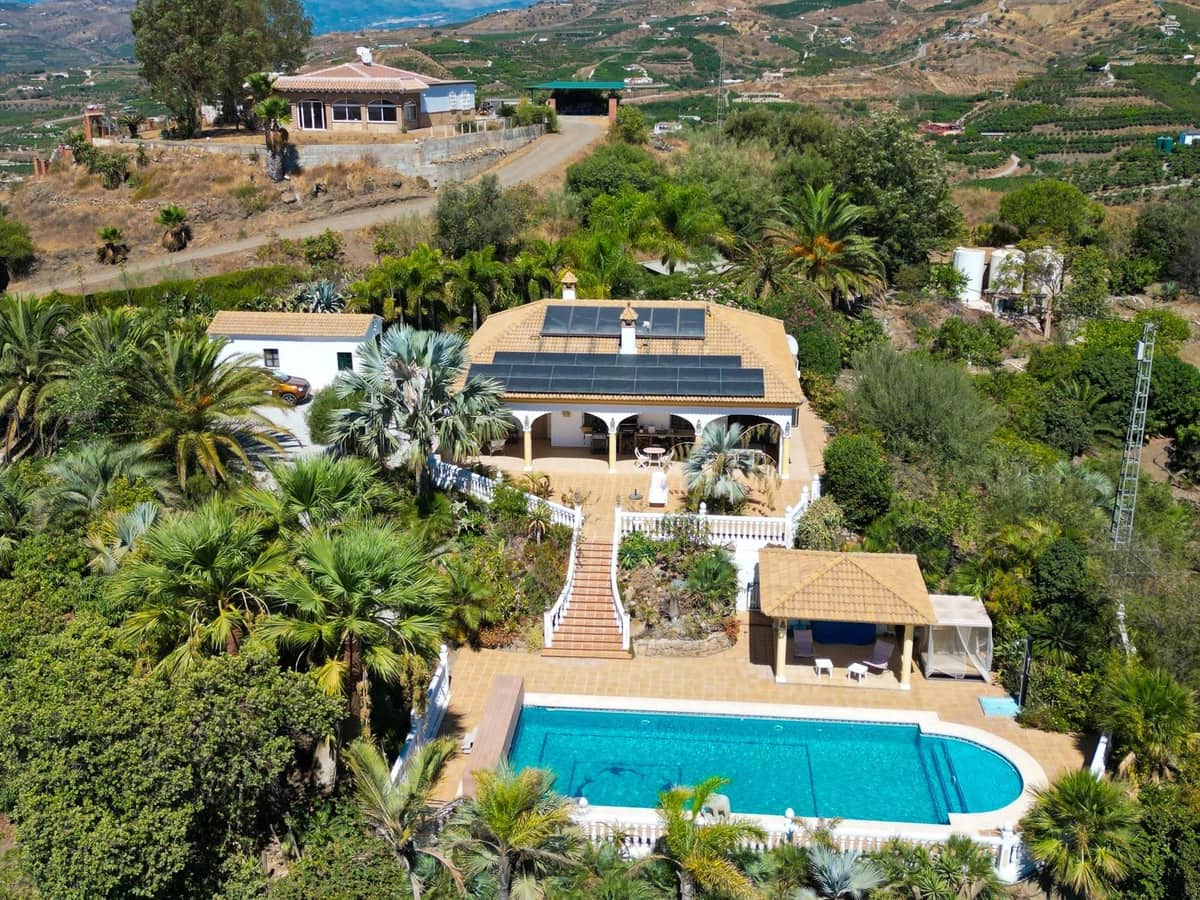 4 bedroom Finca/Country House for sale in Velez-Malaga with pool garage - € 795,000 (Ref: 9899838)