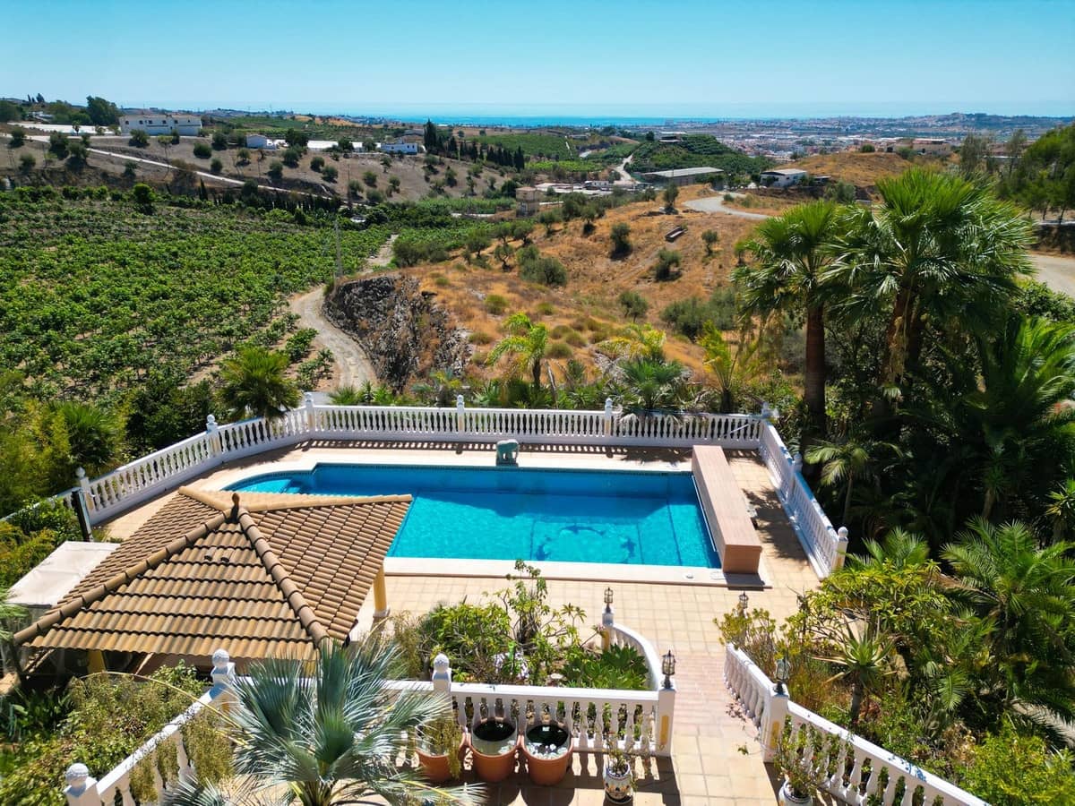 4 bedroom Finca/Country House for sale in Velez-Malaga with pool garage - € 795,000 (Ref: 9899838)