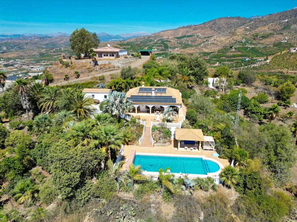 4 bedroom Finca/Country House for sale in Velez-Malaga with pool garage - € 795,000 (Ref: 9899838)