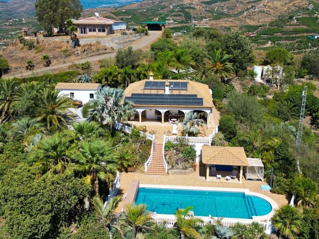 4 bedroom Finca/Country House for sale in Vélez-Málaga with pool garage - € 795,000 (Ref: 9899838)