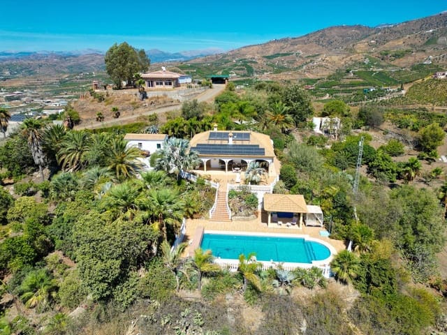 4 bedroom Finca/Country House for sale in Vélez-Málaga with pool garage - € 795,000 (Ref: 9899838)