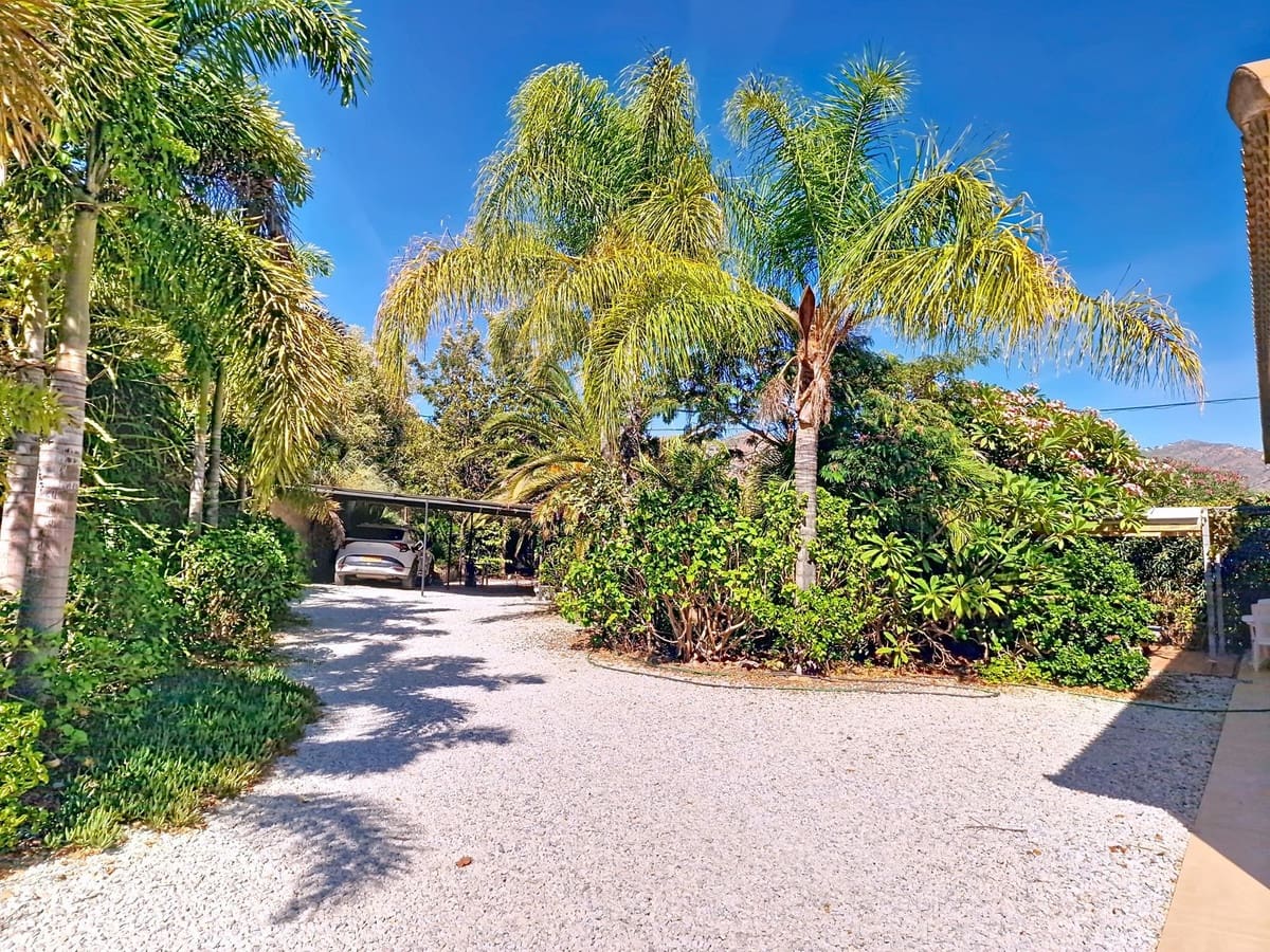 4 bedroom Finca/Country House for sale in Velez-Malaga with pool garage - € 795,000 (Ref: 9899838)
