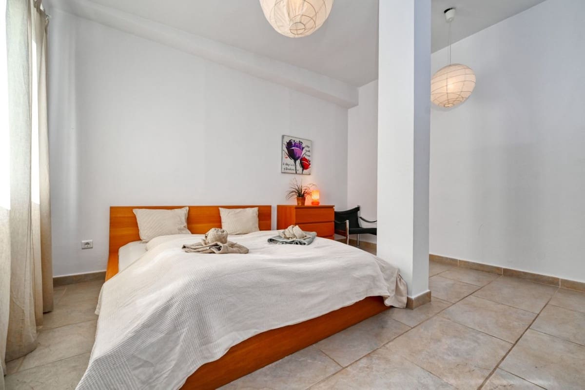 7 soverom Villa til salgs i Algarrobo med svømmebasseng garasje - € 975 000 (Ref: 9900830)