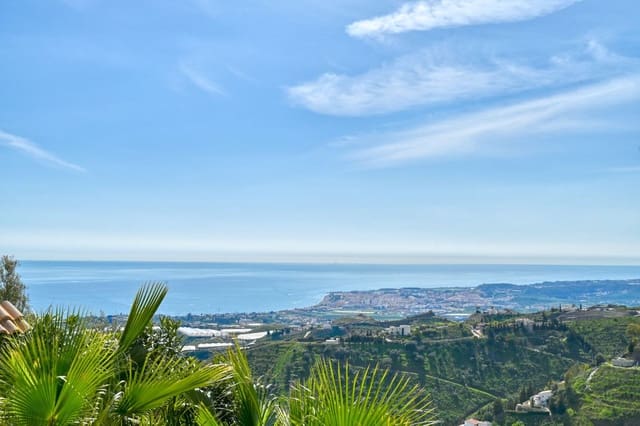 7 soverom Villa til salgs i Algarrobo med svømmebasseng garasje - € 975 000 (Ref: 9900830)