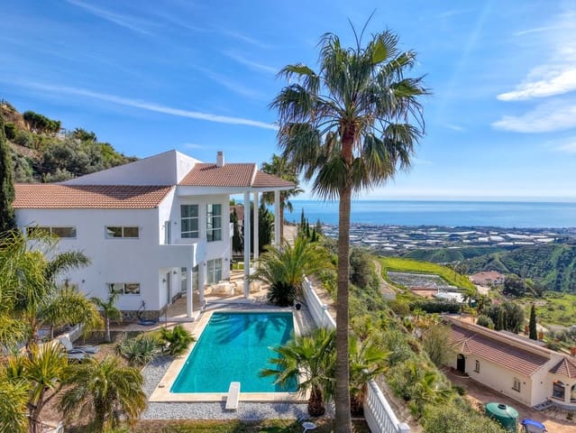7 soverom Villa til salgs i Algarrobo med svømmebasseng garasje - € 975 000 (Ref: 9900830)