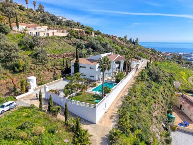 7 soverom Villa til salgs i Algarrobo med svømmebasseng garasje - € 975 000 (Ref: 9900830)