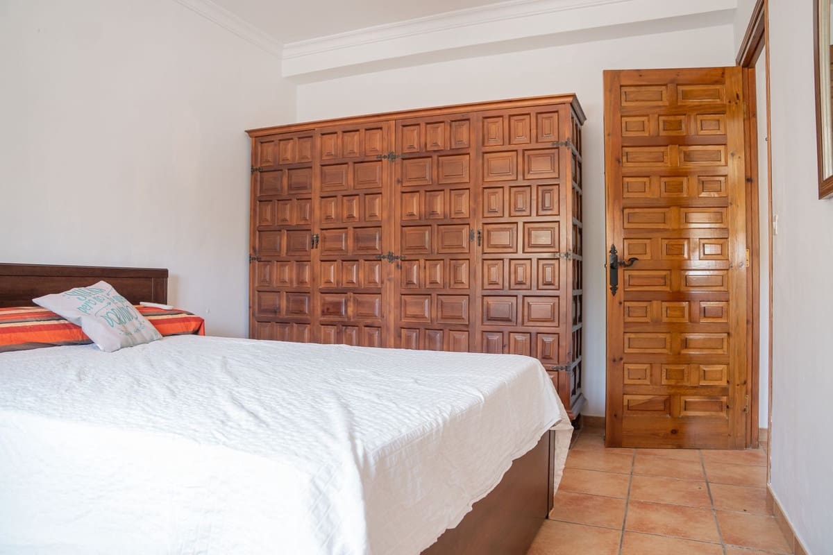 3 bedroom Finca/Country House for sale in Alora with pool garage - € 379,000 (Ref: 9902354)