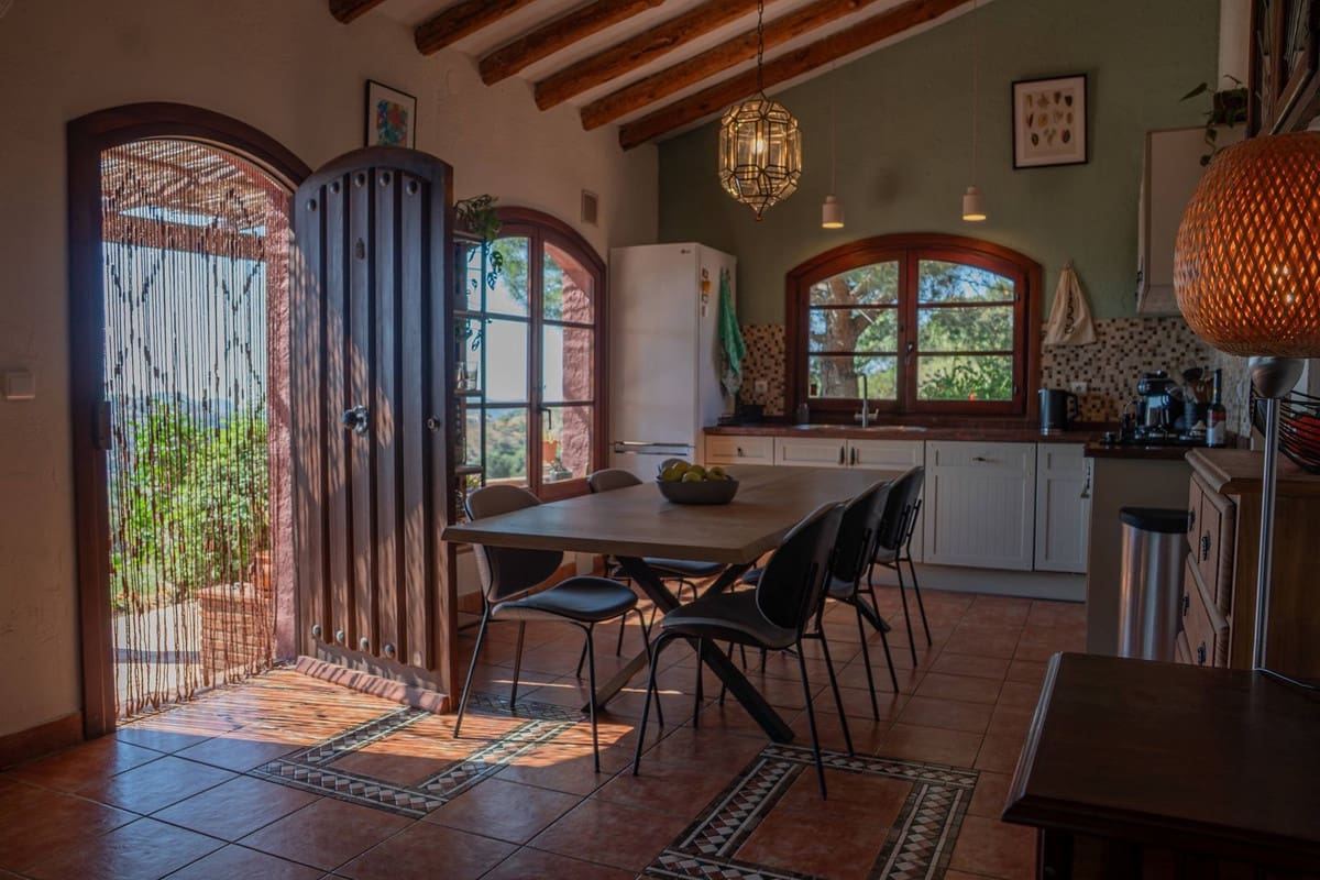 7 soveværelse Finca/Landehus til salg i Almogia med garage - € 395.000 (Ref: 9909052)