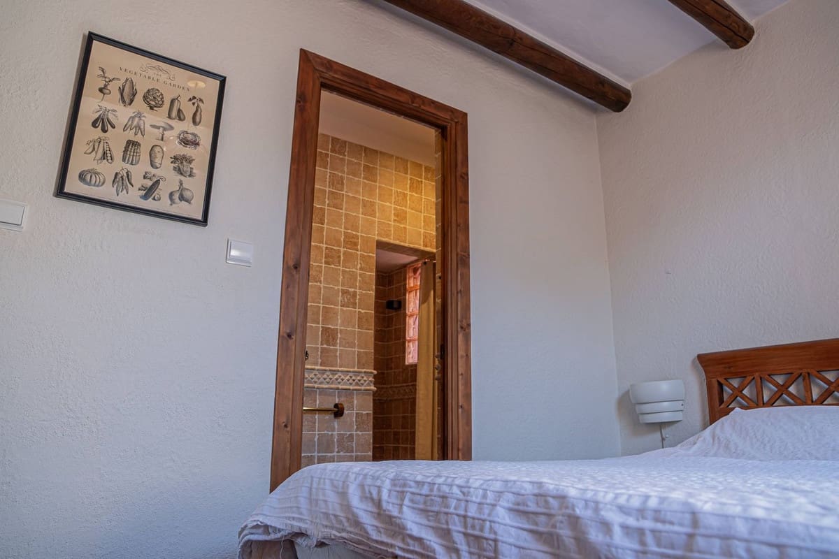 7 soveværelse Finca/Landehus til salg i Almogia med garage - € 395.000 (Ref: 9909052)