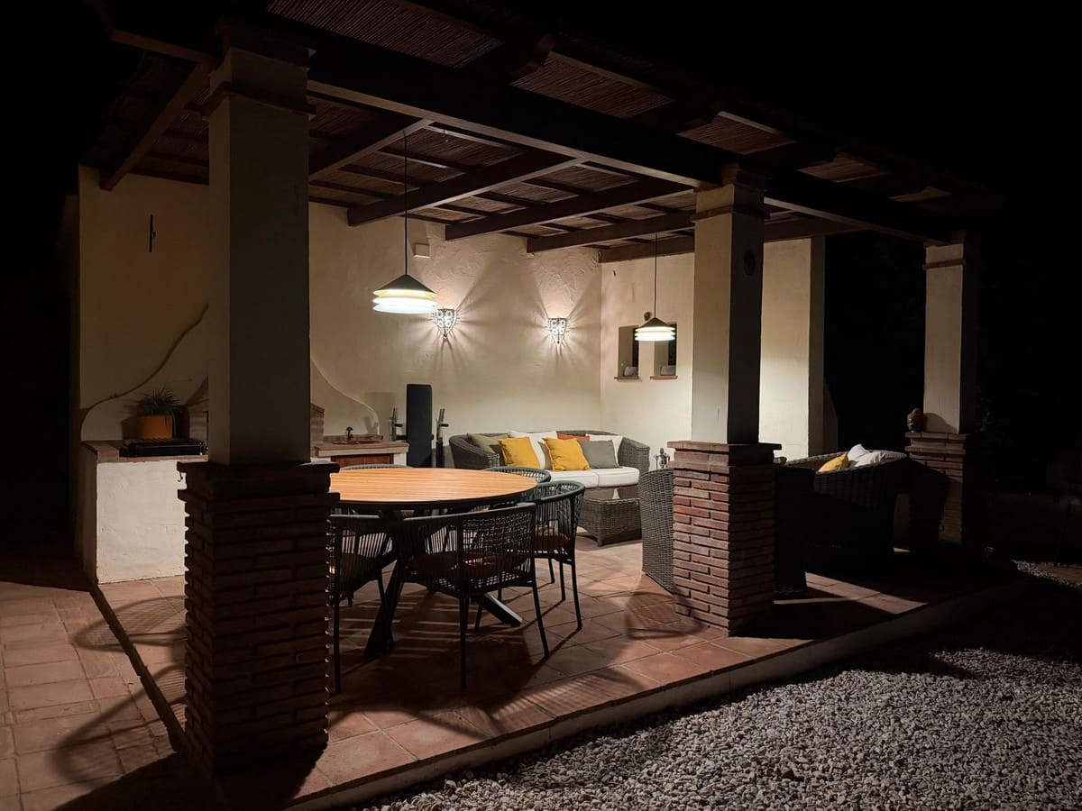 7 soveværelse Finca/Landehus til salg i Almogia med garage - € 395.000 (Ref: 9909052)
