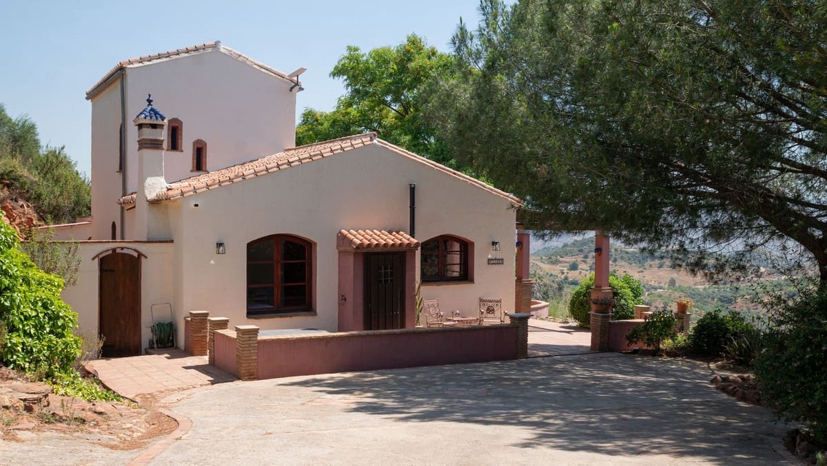 7 soveværelse Finca/Landehus til salg i Almogia med garage - € 395.000 (Ref: 9909052)