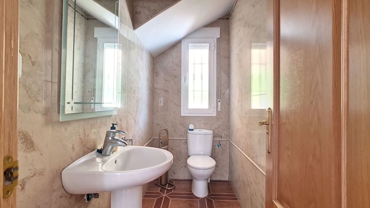 4 bedroom Villa for sale in Arenas with pool garage - € 625,000 (Ref: 9909744)