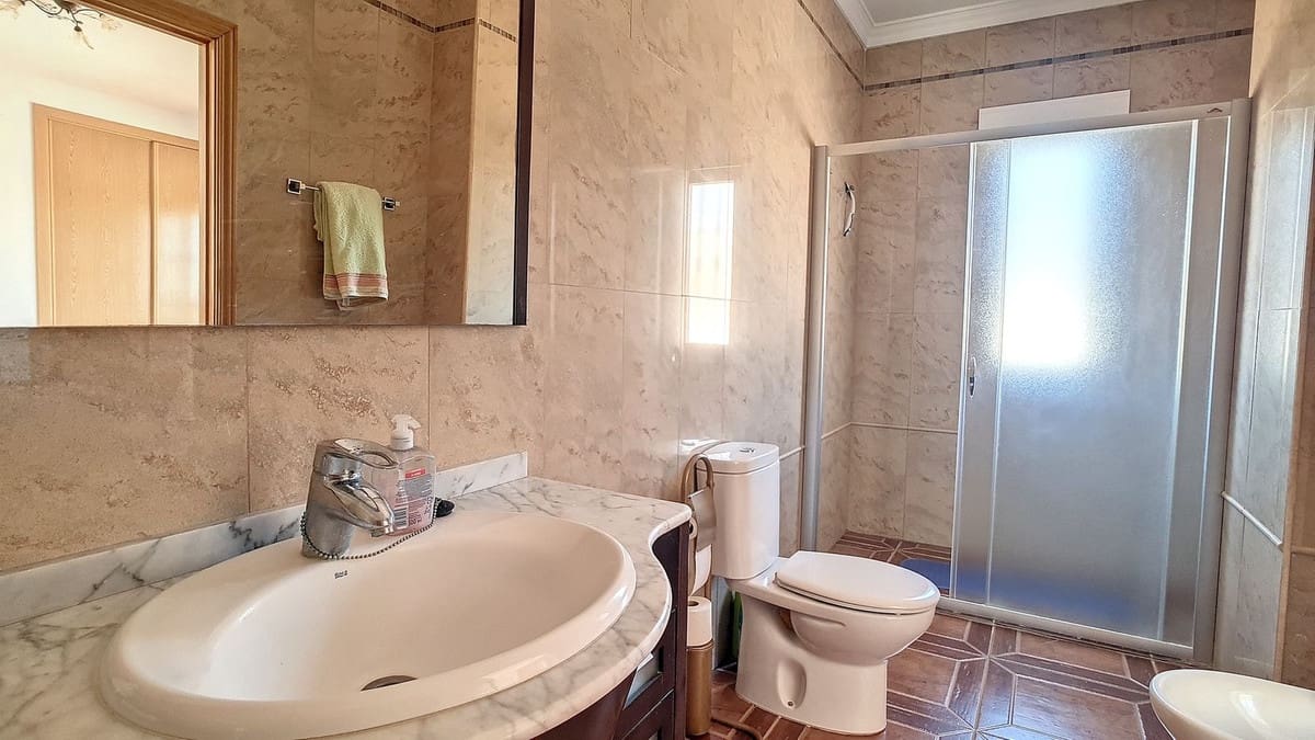 4 bedroom Villa for sale in Arenas with pool garage - € 625,000 (Ref: 9909744)