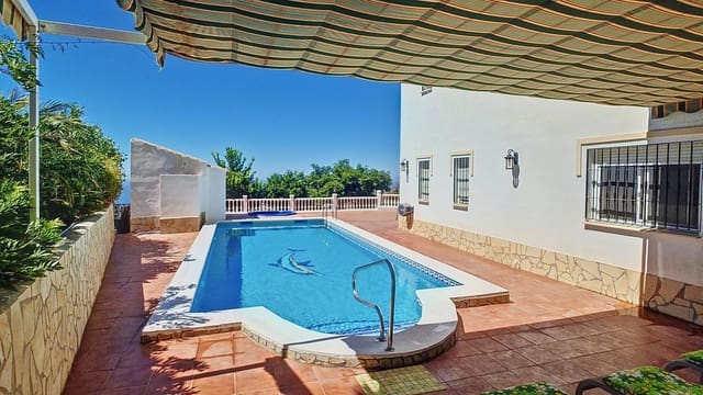 4 bedroom Villa for sale in Arenas with pool garage - € 625,000 (Ref: 9909744)