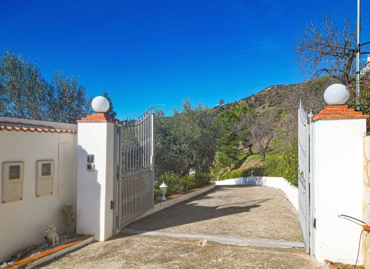 3 sovrum Villa till salu i Arenas med pool garage - 489 000 € (Ref: 9909746)