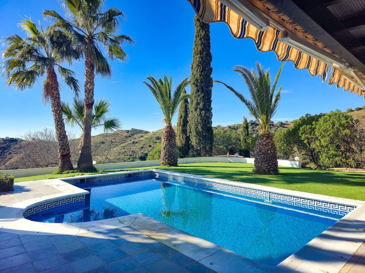 3 sovrum Villa till salu i Arenas med pool garage - 489 000 € (Ref: 9909746)