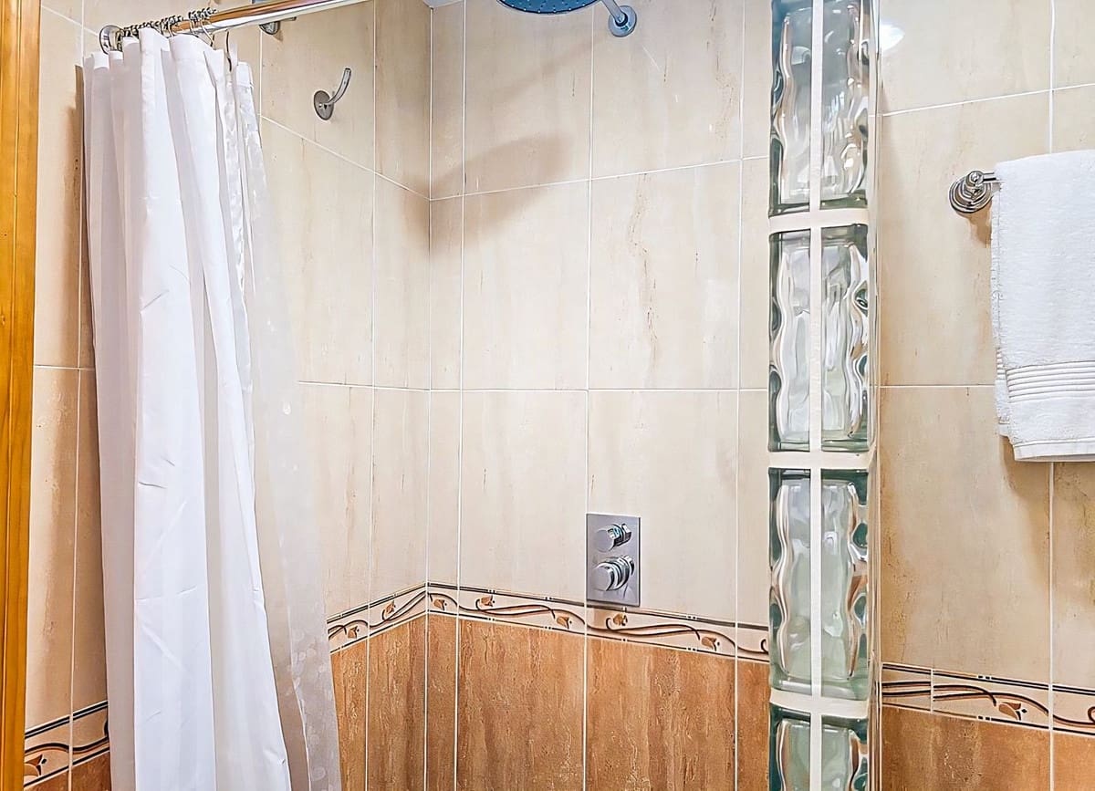 Chalet de 3 habitaciones en Almuñécar en venta con piscina garaje - 749.000 € (Ref: 9912384)