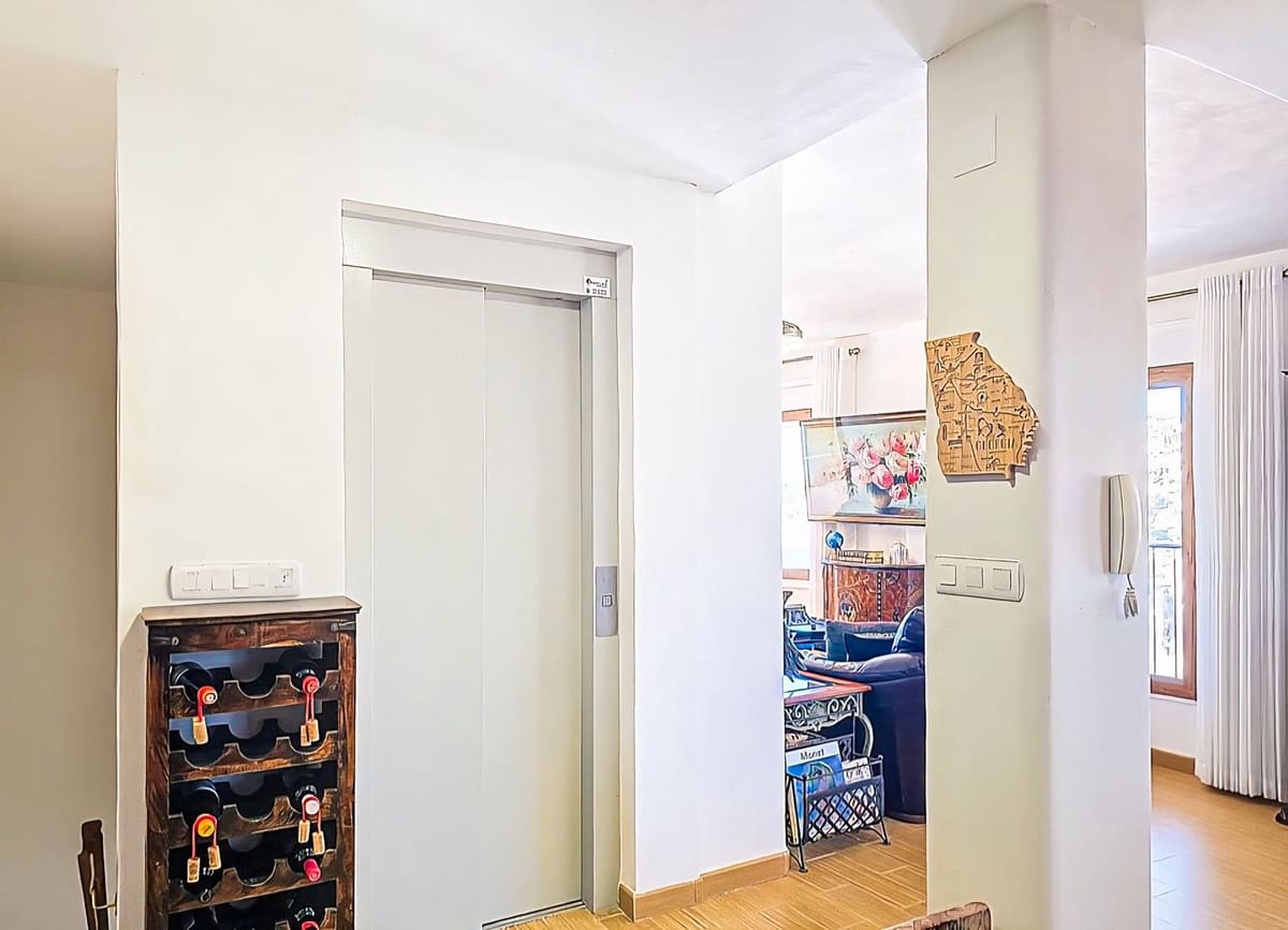 Chalet de 3 habitaciones en Almuñécar en venta con piscina garaje - 749.000 € (Ref: 9912384)